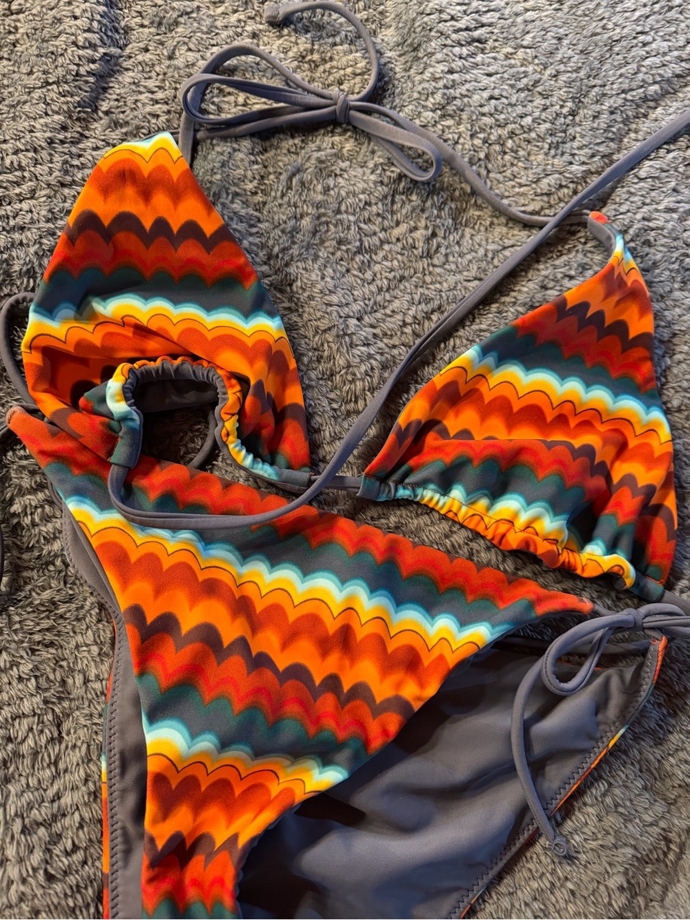 Colorful Wave reversible Print Triangle Bikini Top & Bottom Set